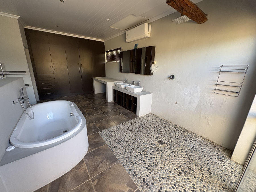 4 Bedroom Property for Sale in Gonubie Eastern Cape